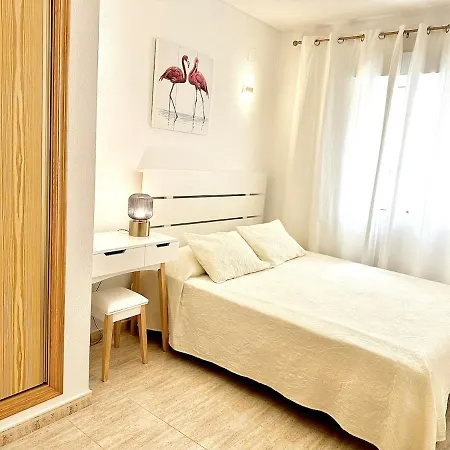 Comfortable With 2 Bedrooms And Pool Appartamento