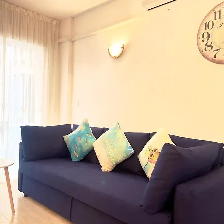 Comfortable With 2 Bedrooms And Pool Appartamento Torrevieja